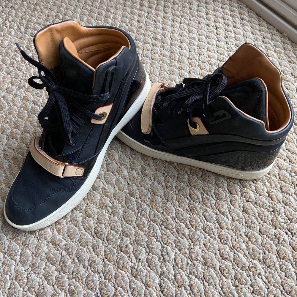 Black shoes